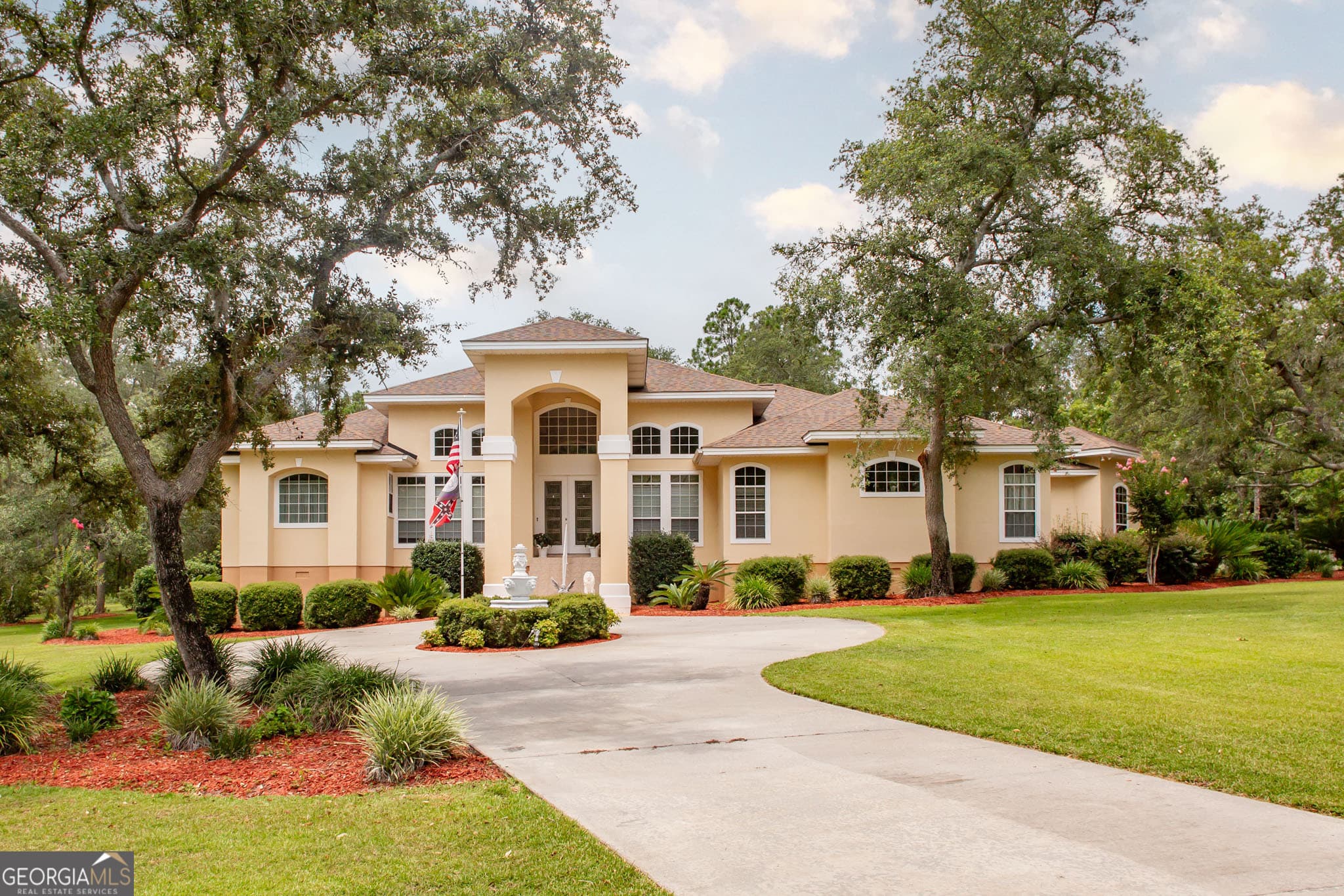 4 bedroom, 3 bathroom, 2,644 sq ft single family residence sold at 6223 Palmetto Way, Blackshear, GA 31516