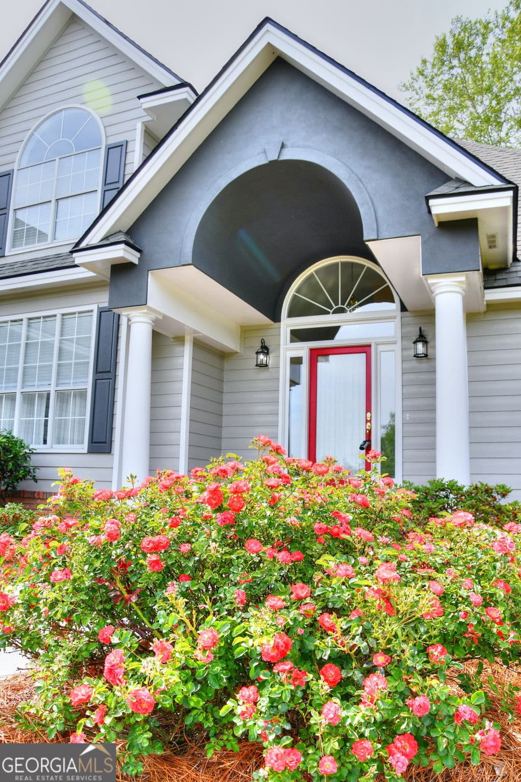 4 bedroom, 3.5 bathroom, 2,200 sq ft single family residence under contract at 4043 Liska Circle, Valdosta, GA 31605 — photo 2