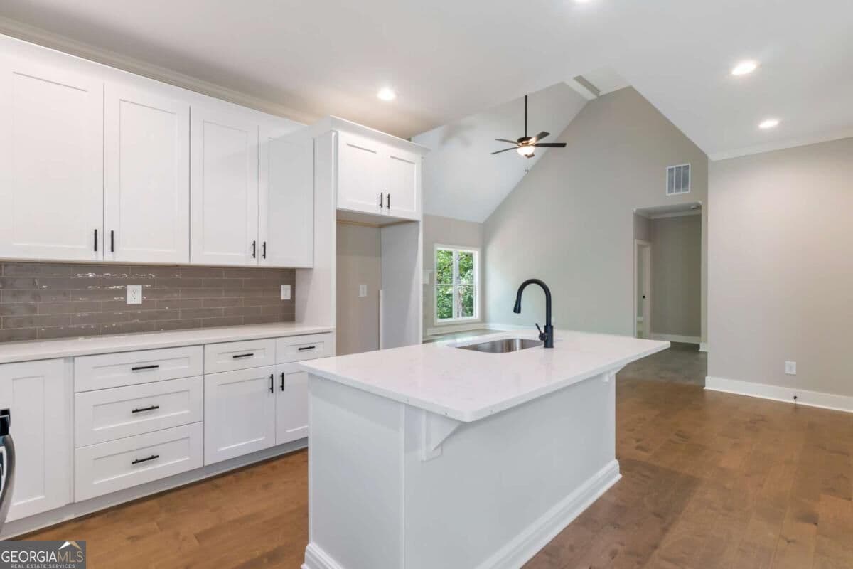 3 bedroom, 2.5 bathroom, 2,009 sq ft single family residence for sale at 380 Ansley Drive, Athens, GA 30605 — photo 8