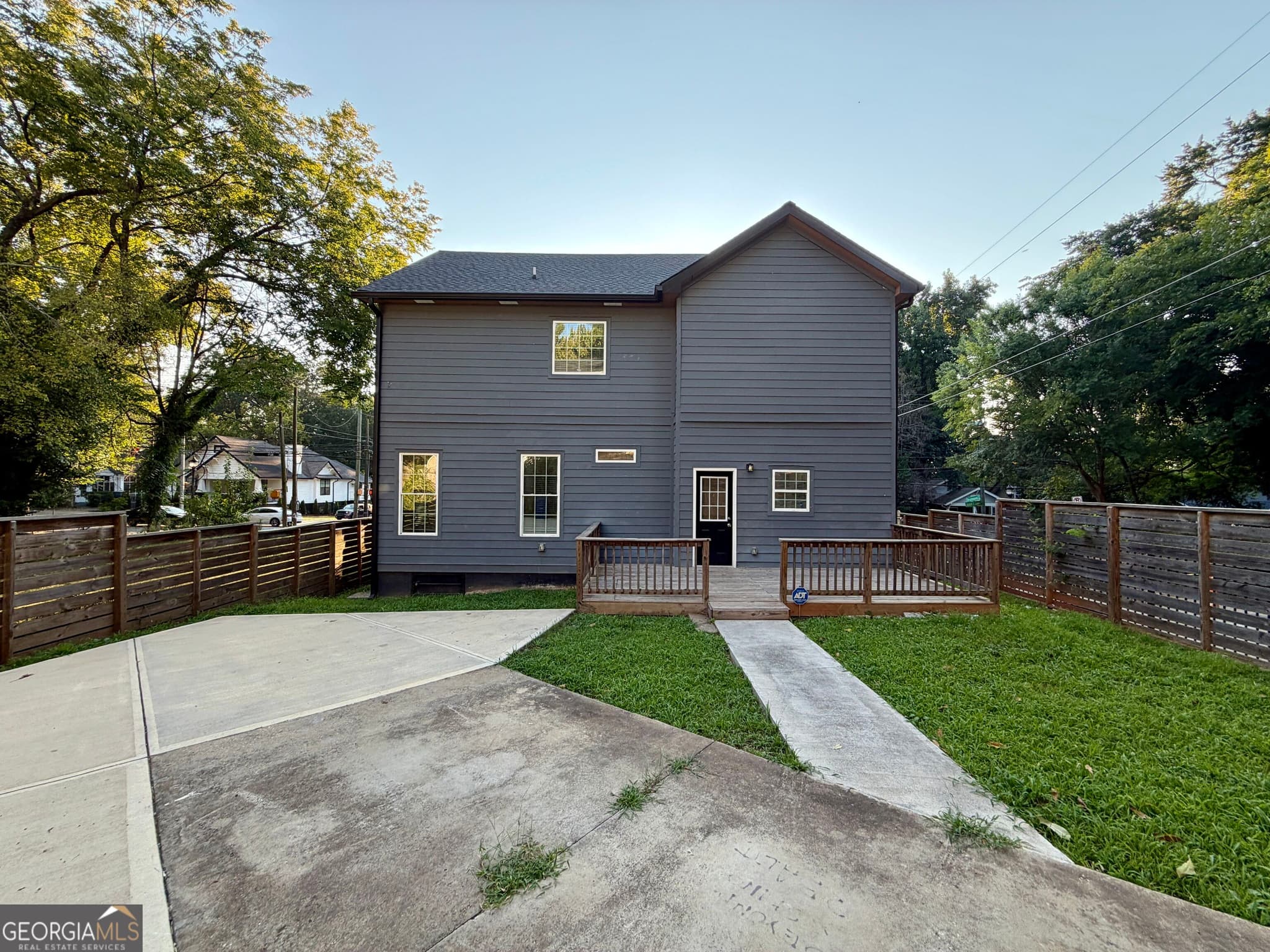 4 bedroom, 3.5 bathroom, 2,166 sq ft single family residence for rent at 74 SW Joseph E Lowery Boulevard, Atlanta, GA 30314 for $2,695 a month — photo 2