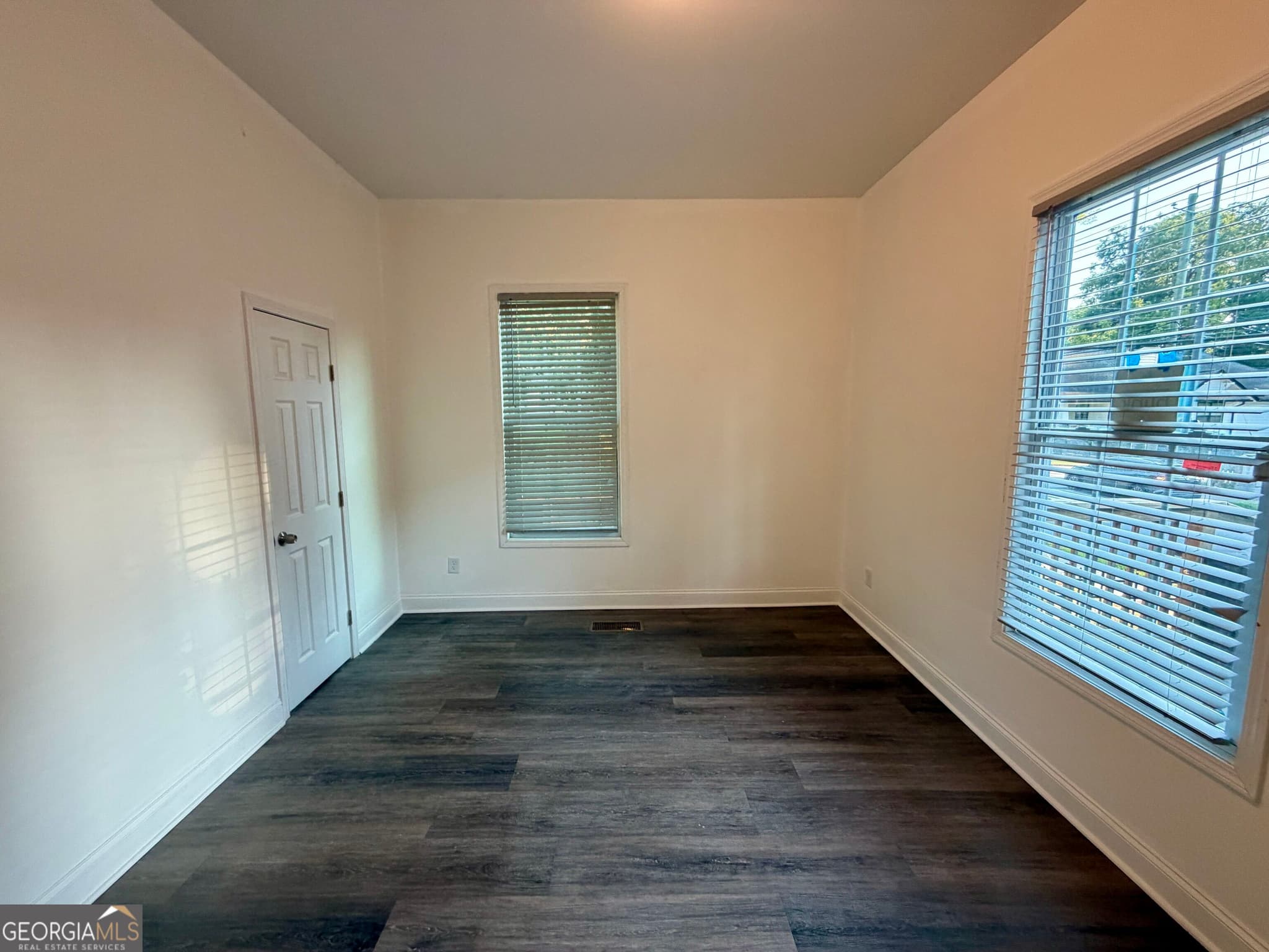 4 bedroom, 3.5 bathroom, 2,166 sq ft single family residence for rent at 74 SW Joseph E Lowery Boulevard, Atlanta, GA 30314 for $2,695 a month — photo 6