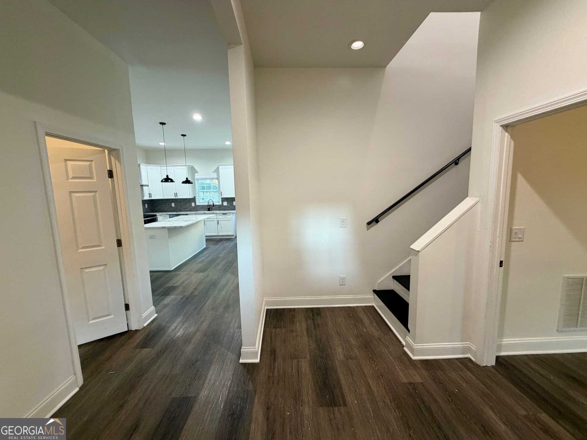 4 bedroom, 3.5 bathroom, 2,166 sq ft single family residence for rent at 74 SW Joseph E Lowery Boulevard, Atlanta, GA 30314 for $2,695 a month — photo 5