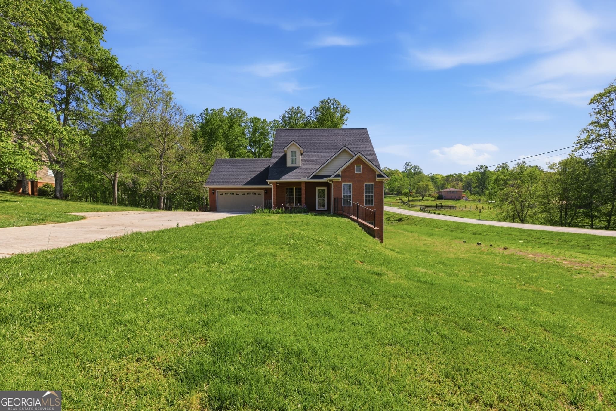 4 bedroom, 3 bathroom, 3,298 sq ft single family residence for sale at 120 Haywood Hills Road, Demorest, GA 30535 — photo 2