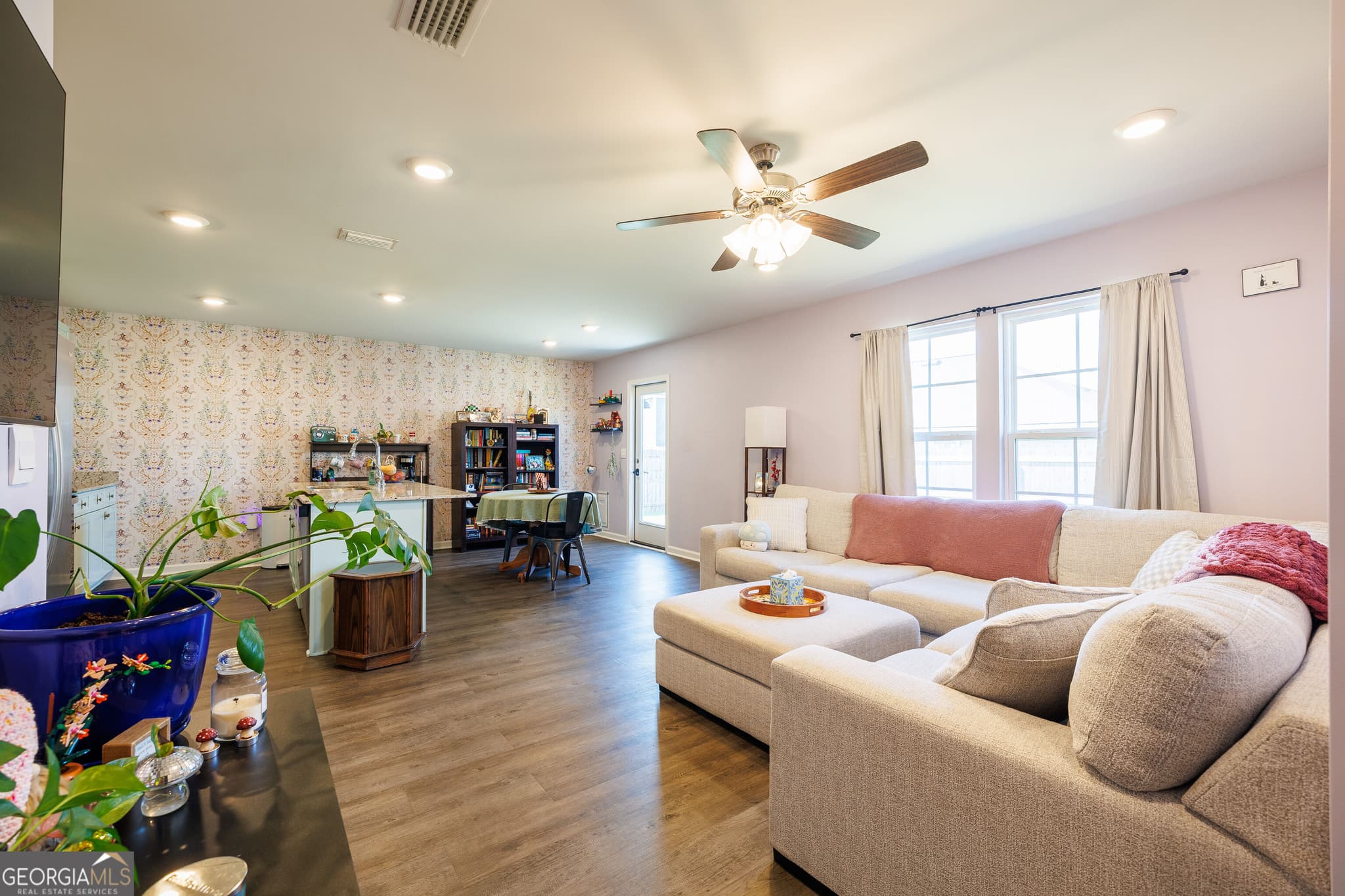 3 bedroom, 2 bathroom, 1,310 sq ft single family residence under contract at 9069 Torrington Lane, Valdosta, GA 31605 — photo 5