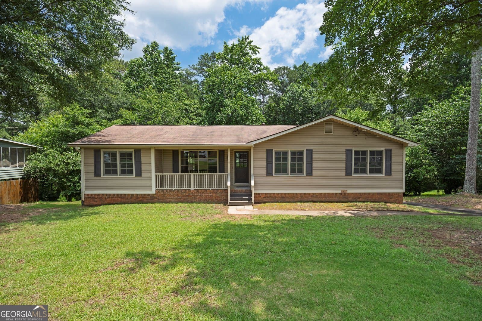 3 bedroom, 2 bathroom, 1,562 sq ft single family residence sold at 549 Rivercrest Drive, Woodstock, GA 30188