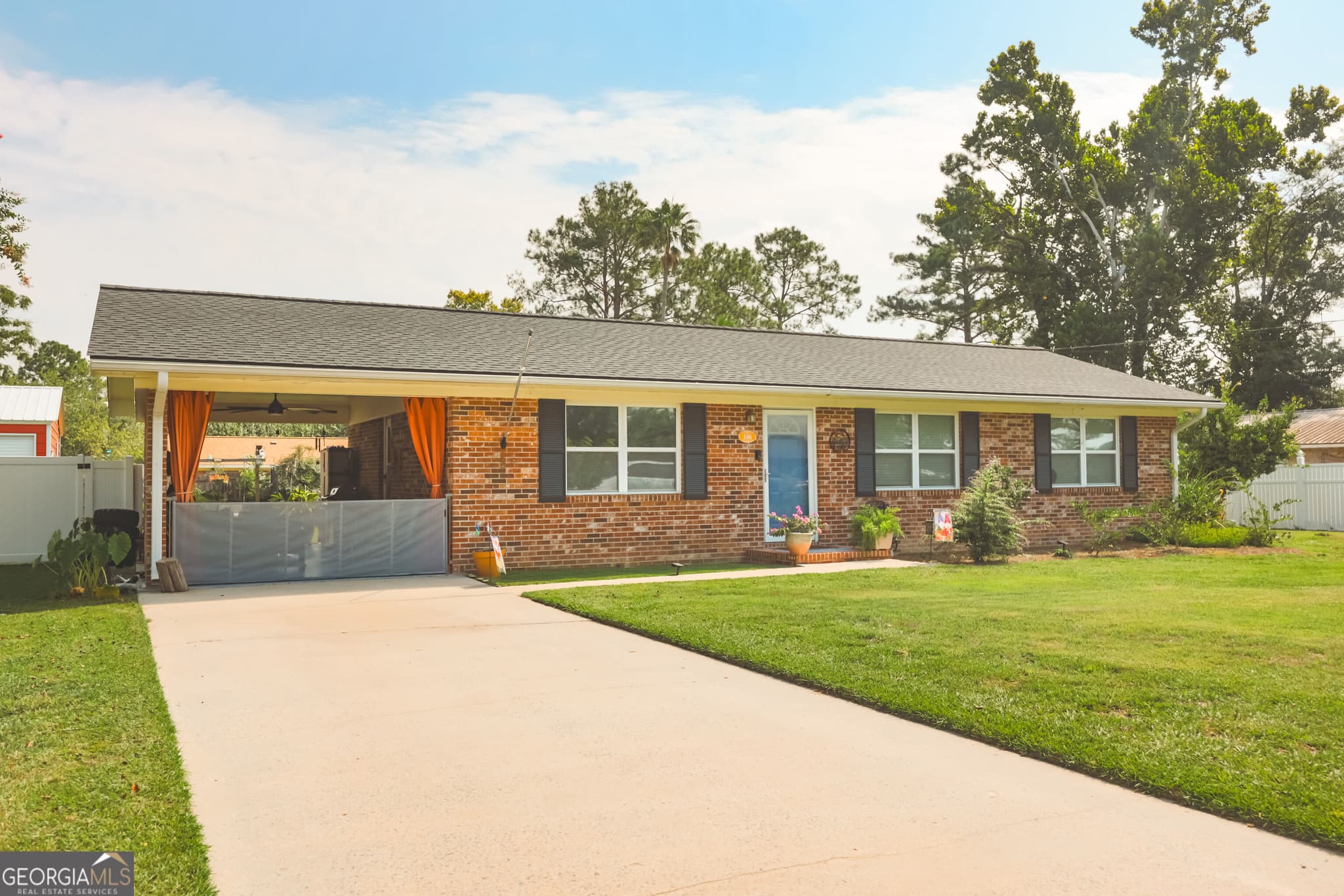 3 bedroom, 1 bathroom, 1,150 sq ft single family residence for sale at 106 Beaver Drive, Blackshear, GA 31516 — photo 2