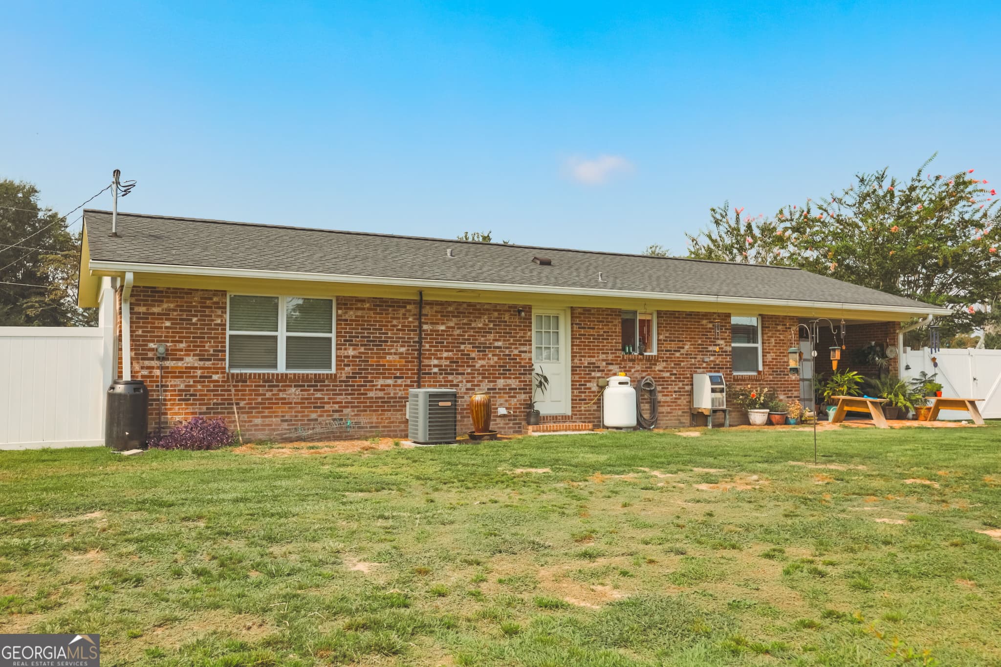 3 bedroom, 1 bathroom, 1,150 sq ft single family residence for sale at 106 Beaver Drive, Blackshear, GA 31516 — photo 4
