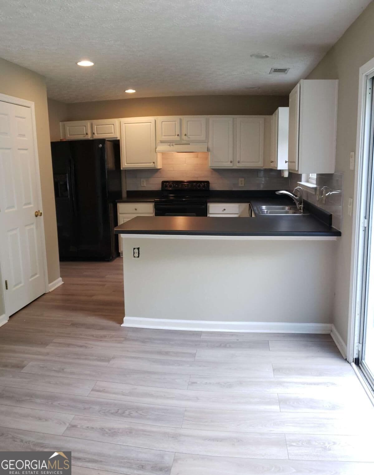 4 bedroom, 2.5 bathroom, 2,228 sq ft single family residence for rent at 204 Wild Flower Lane, Canton, GA 30114 for $2,400 a month — photo 6