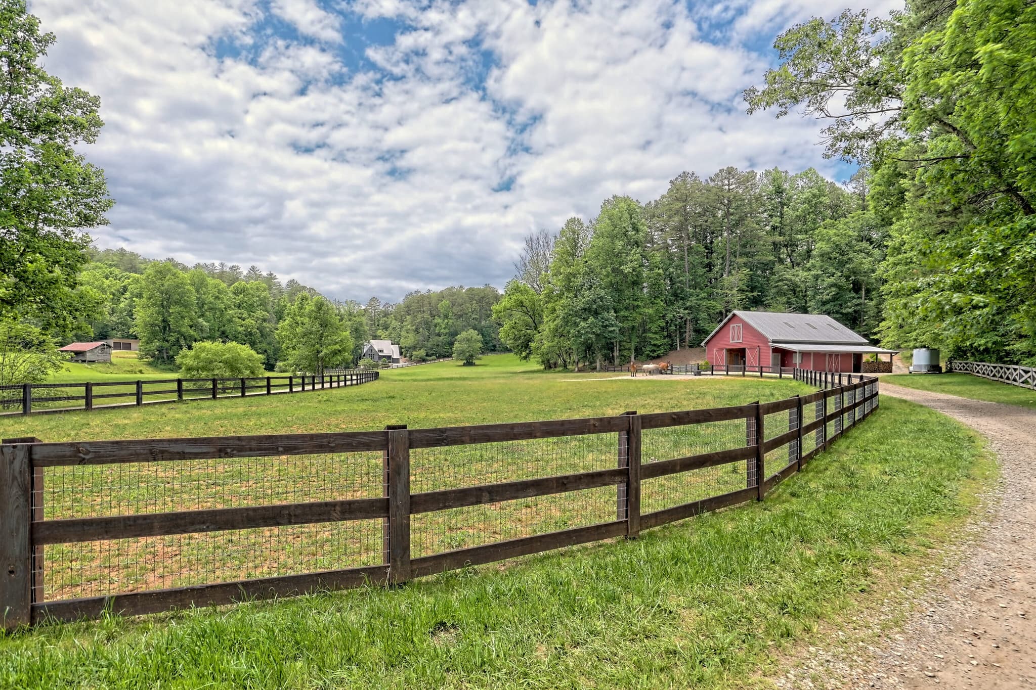 8 bedroom, 7.5 bathroom, 5,585 sq ft farm for sale at 3622 Sandy Ford Road, Clayton, GA 30525 — photo 2