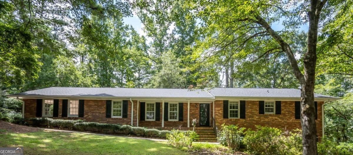 3 bedroom, 2 bathroom, 2,255 sq ft single family residence for sale at 135 Old Fort Road, Athens, GA 30606 — photo 1 of 61