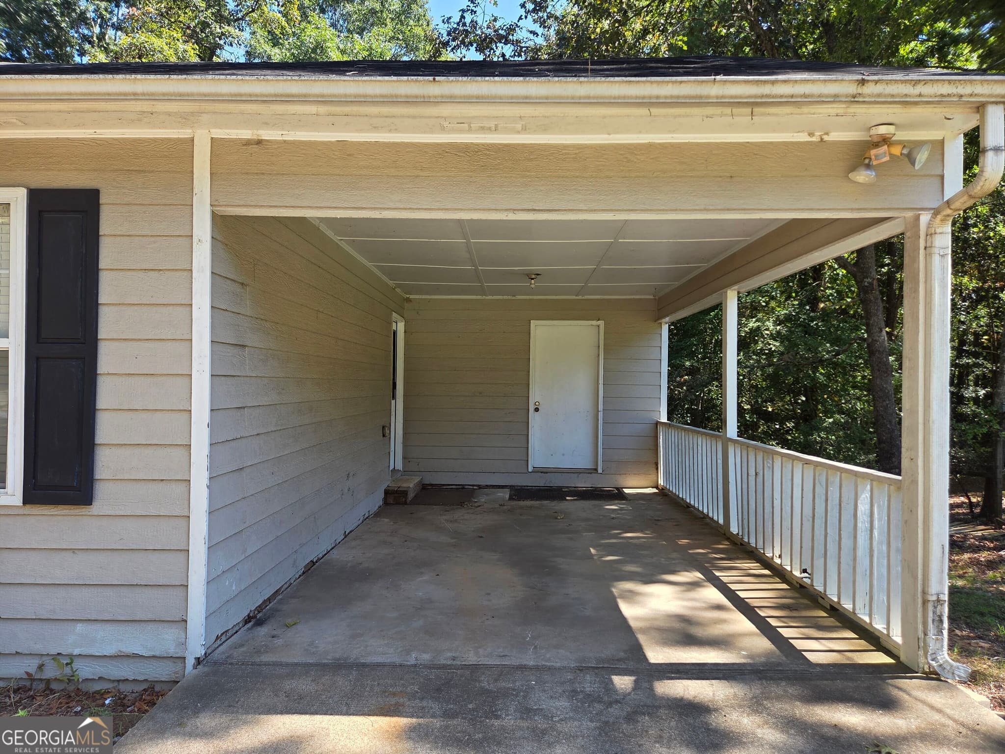 3 bedroom, 1 bathroom, 998 sq ft single family residence for sale at 217 Brooks Lane, Winder, GA 30680 — photo 2