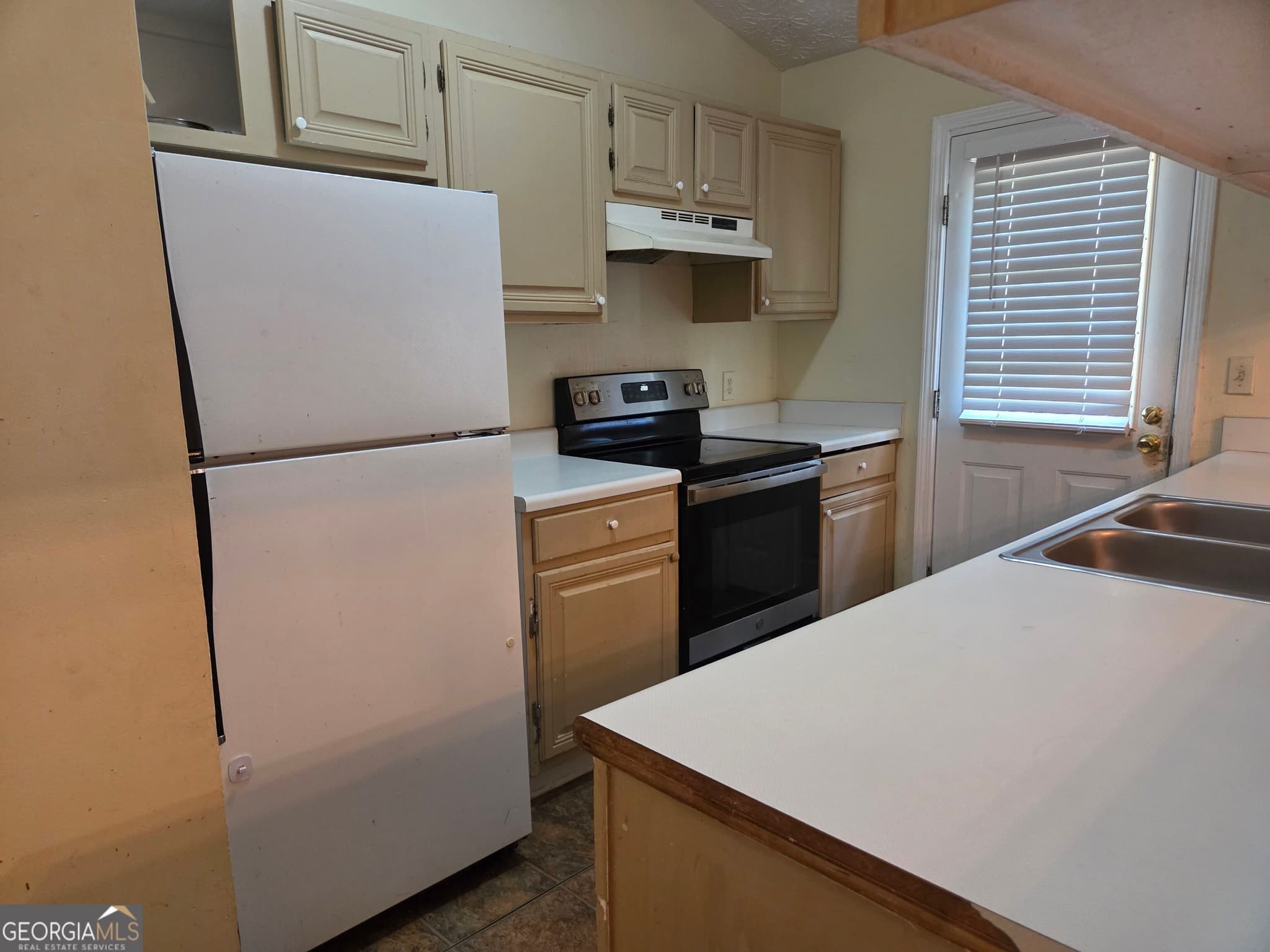 3 bedroom, 1 bathroom, 998 sq ft single family residence for sale at 217 Brooks Lane, Winder, GA 30680 — photo 6