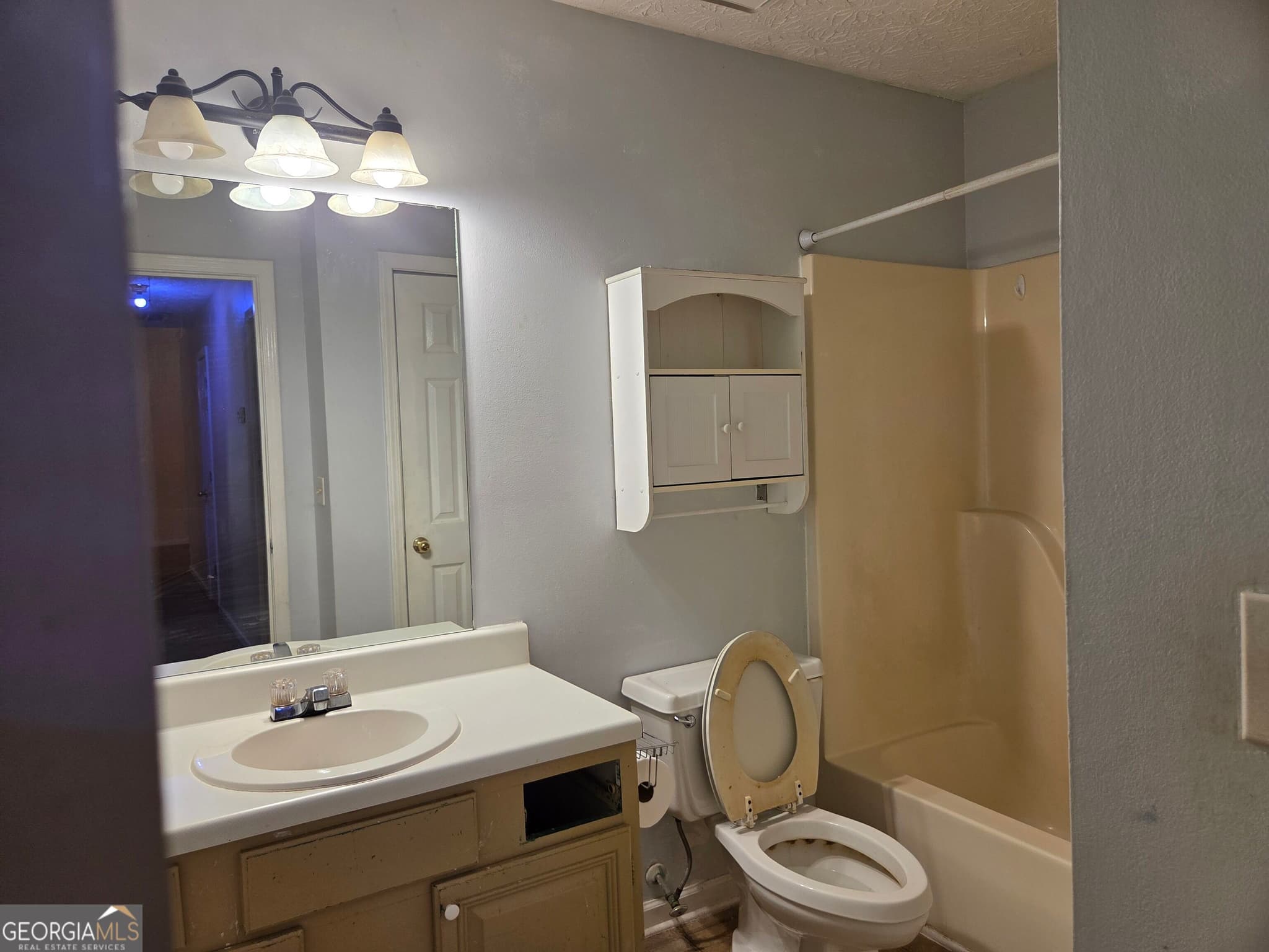 3 bedroom, 1 bathroom, 998 sq ft single family residence for sale at 217 Brooks Lane, Winder, GA 30680 — photo 8