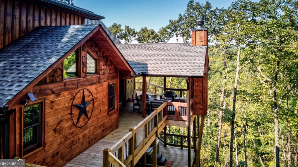 4 bedroom, 3.5 bathroom, 2,908 sq ft cabin,single family residence for sale at 142 S Dream Catcher, Blue Ridge, GA 30513 — photo 10