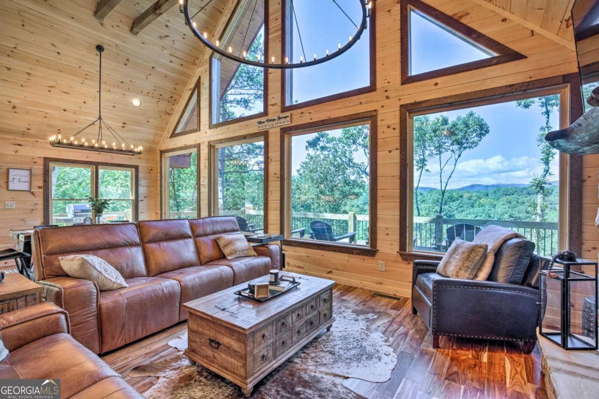 4 bedroom, 3.5 bathroom, 2,908 sq ft cabin,single family residence for sale at 142 S Dream Catcher, Blue Ridge, GA 30513 — photo 4