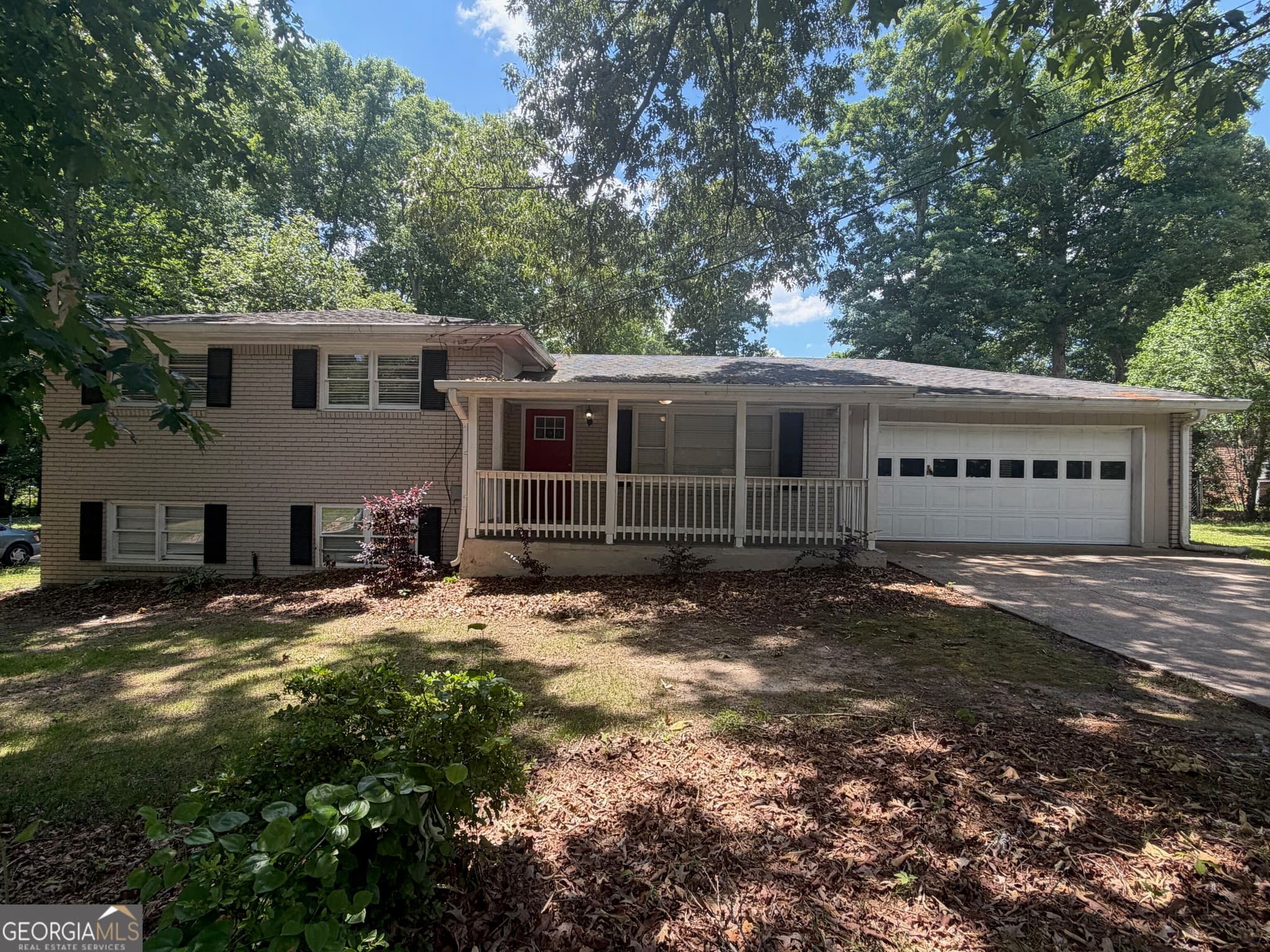 4 bedroom, 2 bathroom, 2,372 sq ft single family residence for sale at 3964 Summit Drive, Douglasville, GA 30135 — photo 2