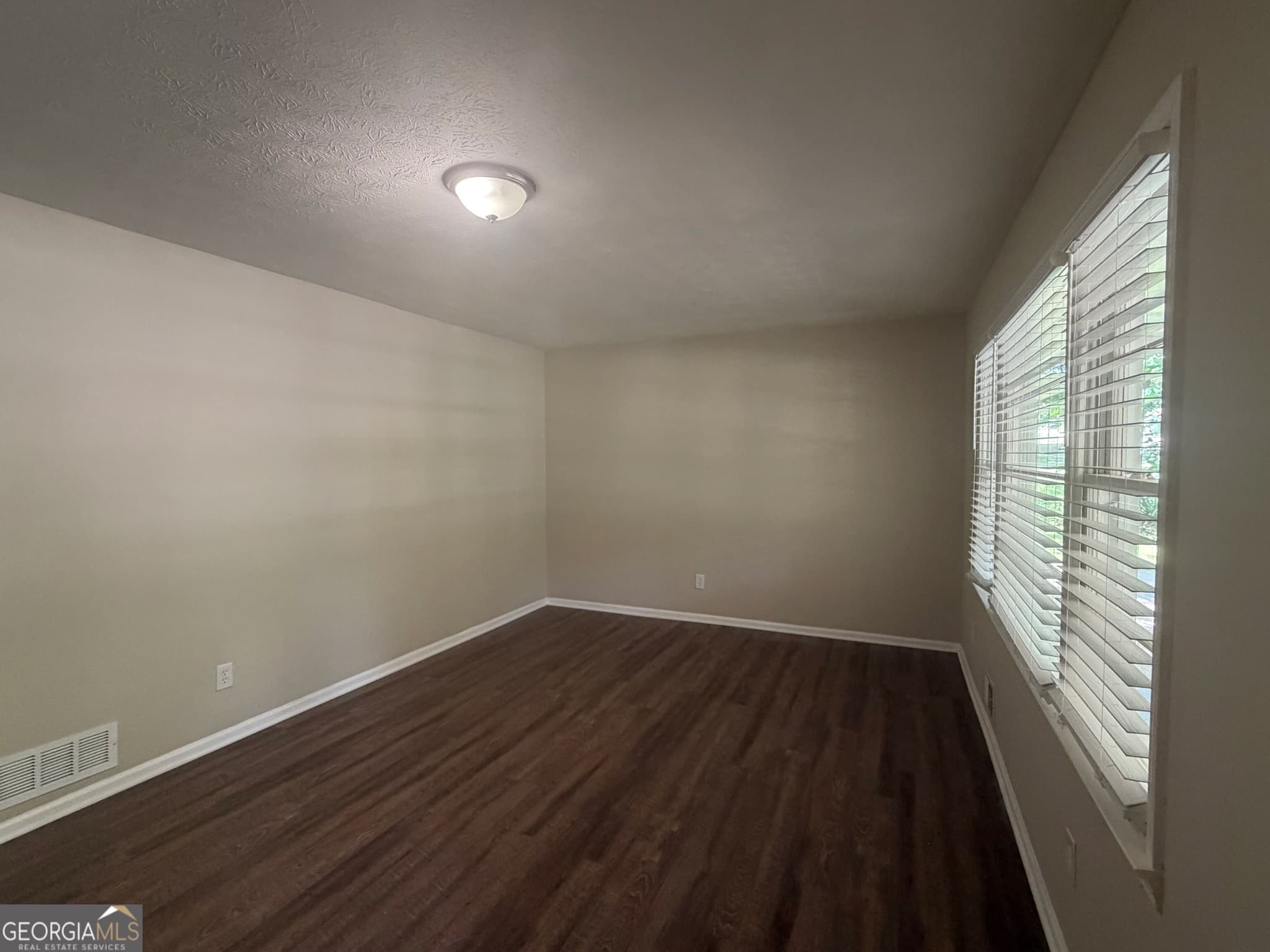 4 bedroom, 2 bathroom, 2,372 sq ft single family residence for sale at 3964 Summit Drive, Douglasville, GA 30135 — photo 4