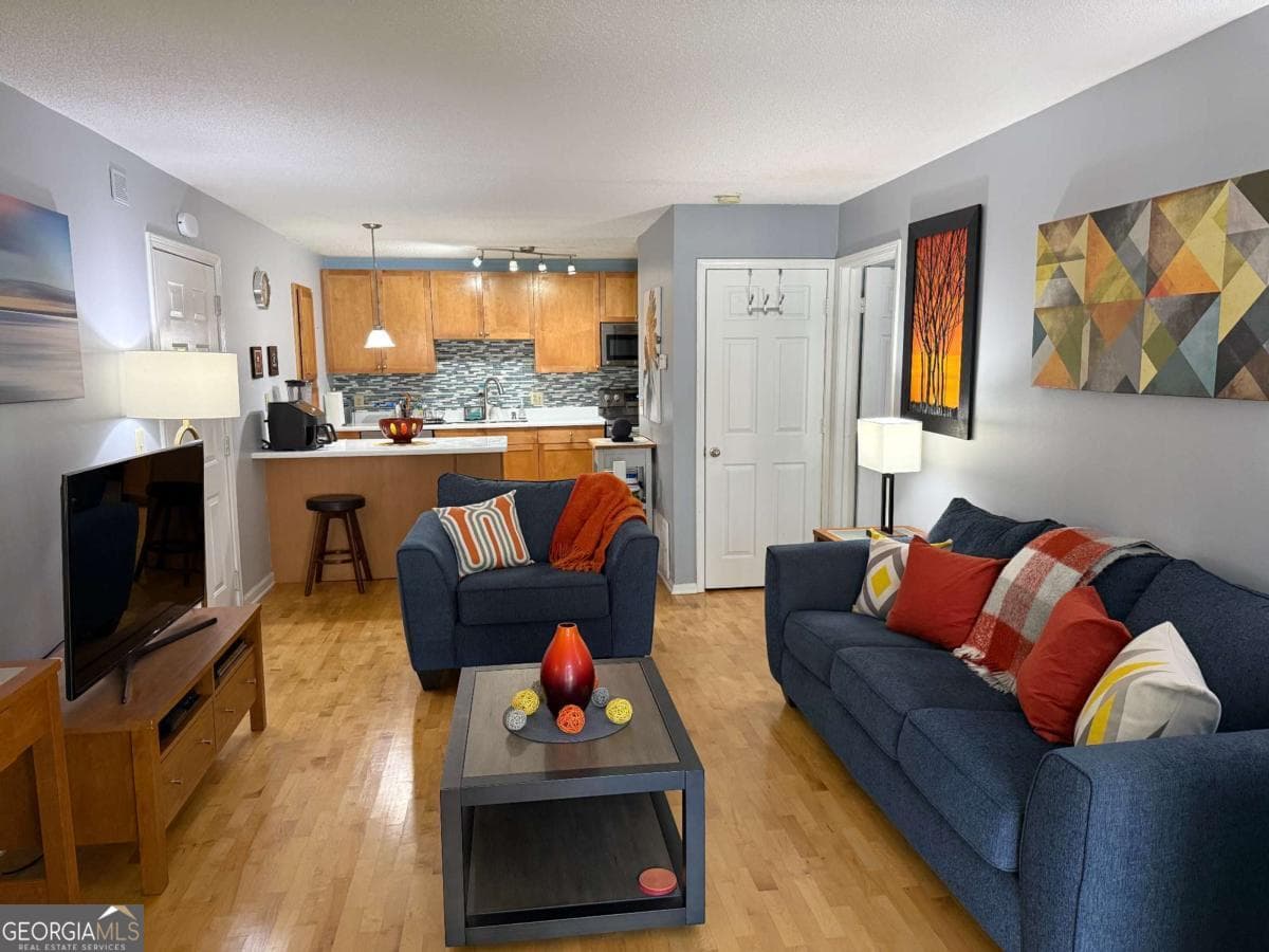 1 bedroom, 1 bathroom, 720 sq ft condominium sold at 2657 Lenox Road B23, Atlanta, GA 30324