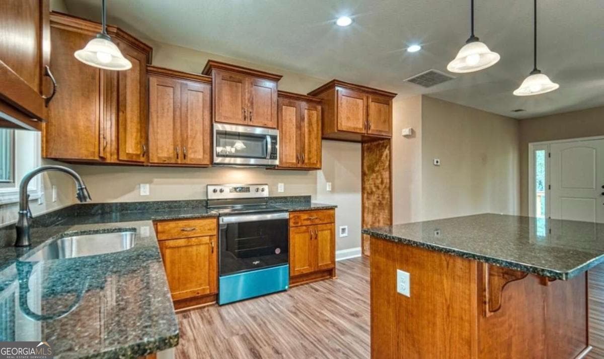 3 bedroom, 2 bathroom, 1,560 sq ft single family residence under contract at 199 Lola Mae Way, Morganton, GA 30560 — photo 9