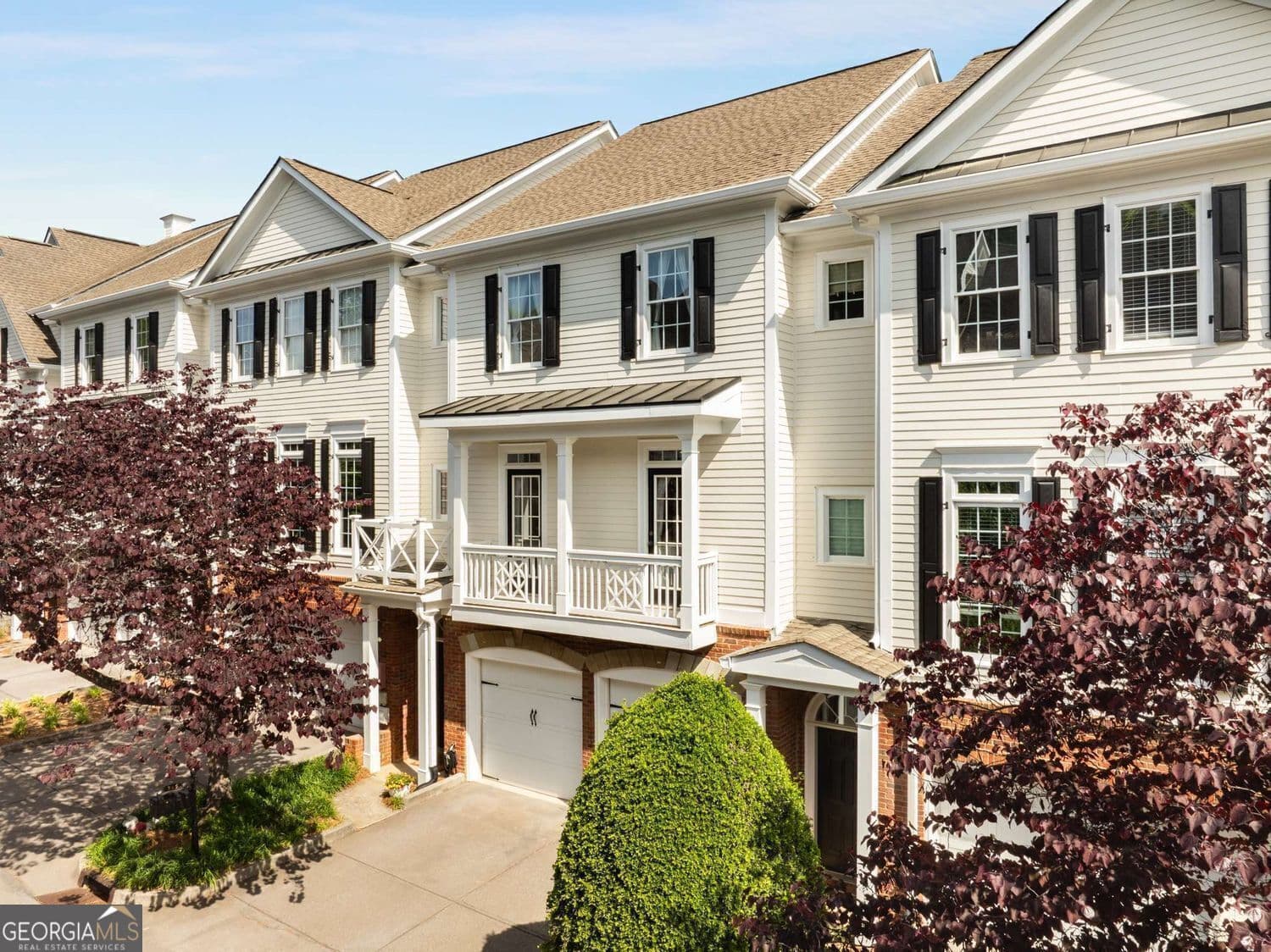 4 bedroom, 3.5 bathroom, 2,707 sq ft townhouse sold at 735 Neel Reid Drive, Roswell, GA 30075