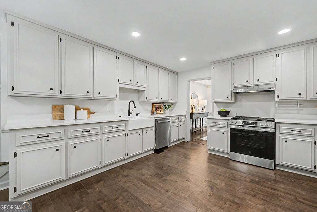 5 bedroom, 4.5 bathroom, 5,600 sq ft single family residence for sale at 228 Nacoochee Drive, Woodstock, GA 30188 — photo 4