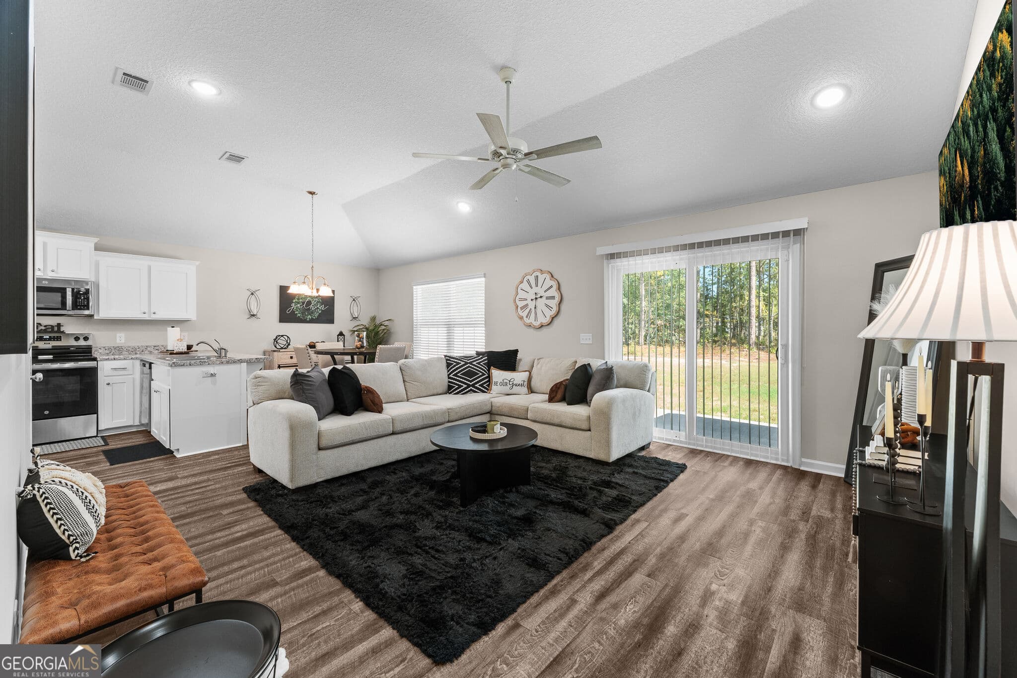 3 bedroom, 2 bathroom, 1,216 sq ft single family residence for sale at 501 Church Circle, Jesup, GA 31545 — photo 9