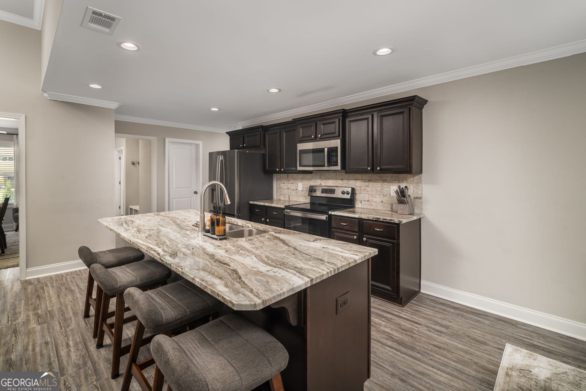 3 bedroom, 2 bathroom, 1,853 sq ft single family residence for sale at 315 Creek Ridge Drive, Warner Robins, GA 31088 — photo 10
