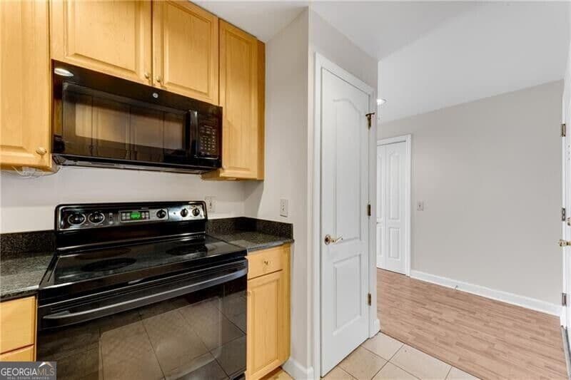1 bedroom, 1 bathroom, 740 sq ft condominium for sale at 195 14th Street 1010, Atlanta, GA 30309 — photo 6