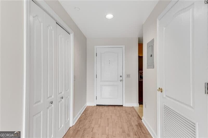 1 bedroom, 1 bathroom, 740 sq ft condominium for sale at 195 14th Street 1010, Atlanta, GA 30309 — photo 4