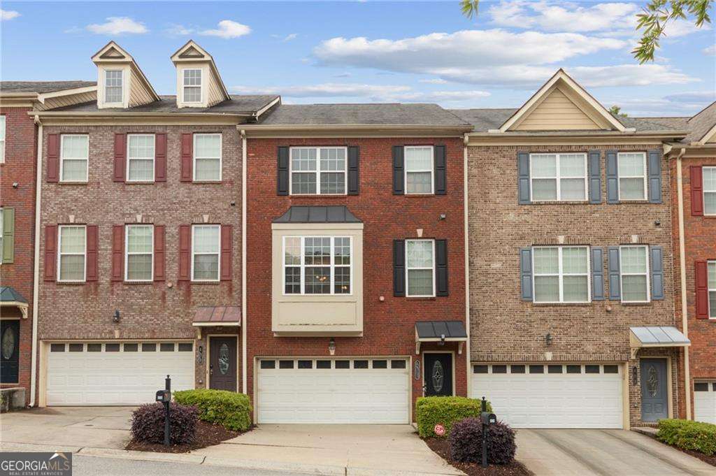 3 bedroom, 3.5 bathroom townhouse for sale at 404 Williamson Street 10, Marietta, GA 30060 — photo 2