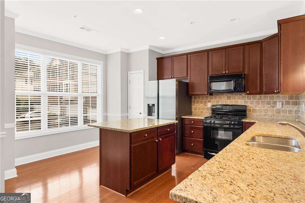 3 bedroom, 3.5 bathroom townhouse for sale at 404 Williamson Street 10, Marietta, GA 30060 — photo 6