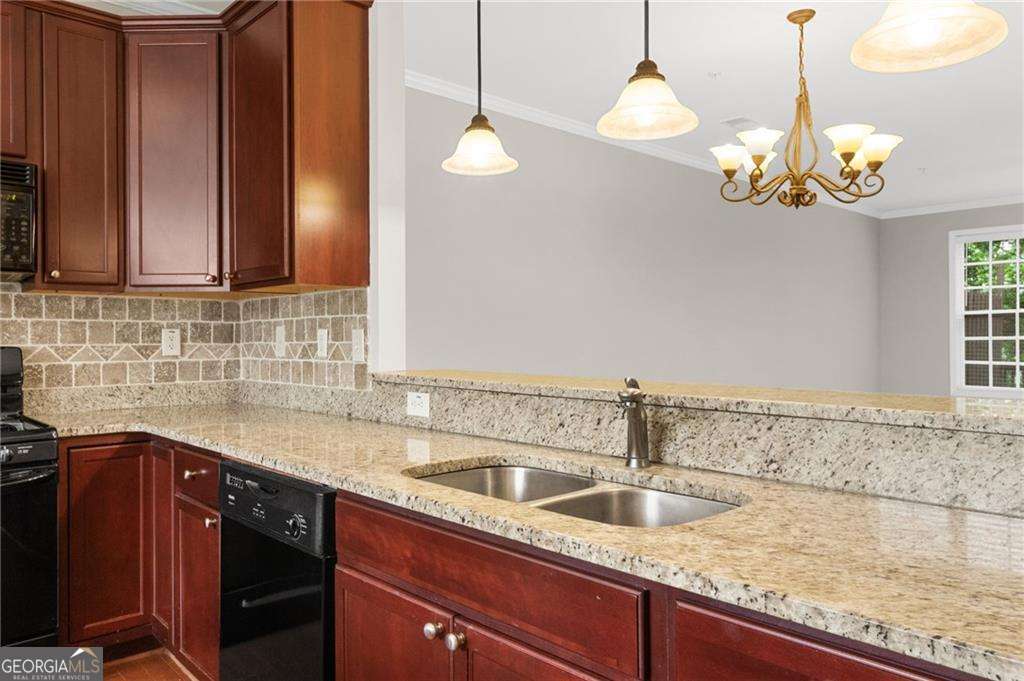 3 bedroom, 3.5 bathroom townhouse for sale at 404 Williamson Street 10, Marietta, GA 30060 — photo 5