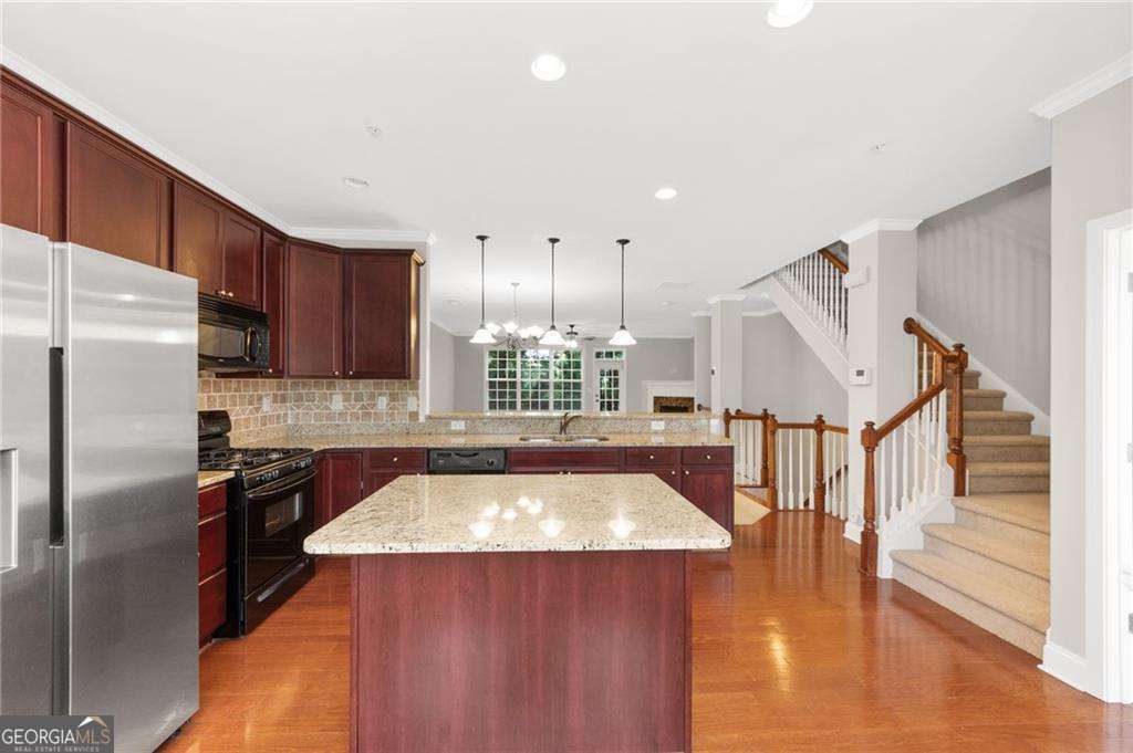 3 bedroom, 3.5 bathroom townhouse for sale at 404 Williamson Street 10, Marietta, GA 30060 — photo 8