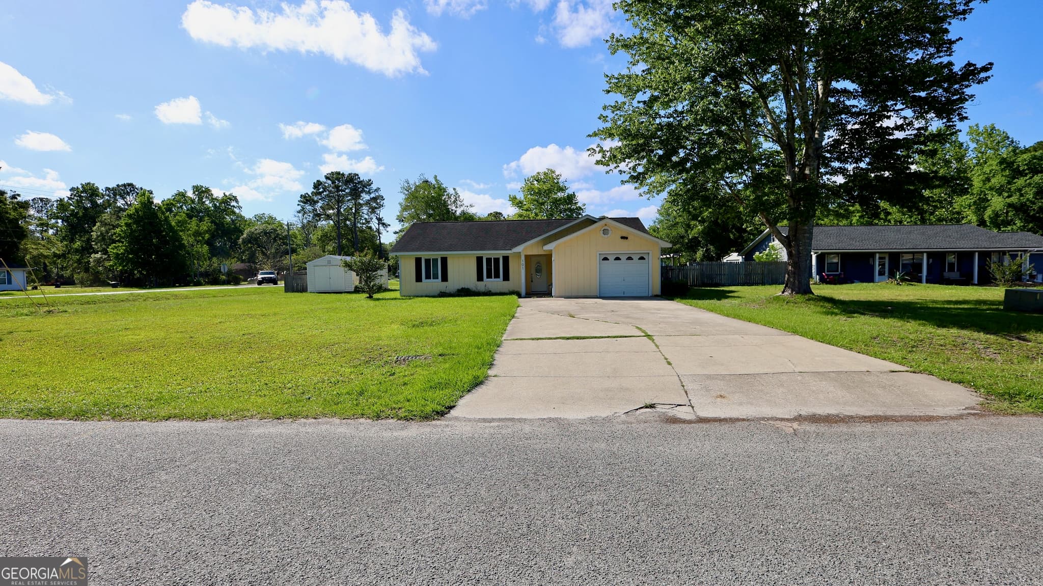 3 bedroom, 2 bathroom, 1,202 sq ft single family residence for sale at 101 Willow Lake Drive, Kingsland, GA 31548 — photo 2