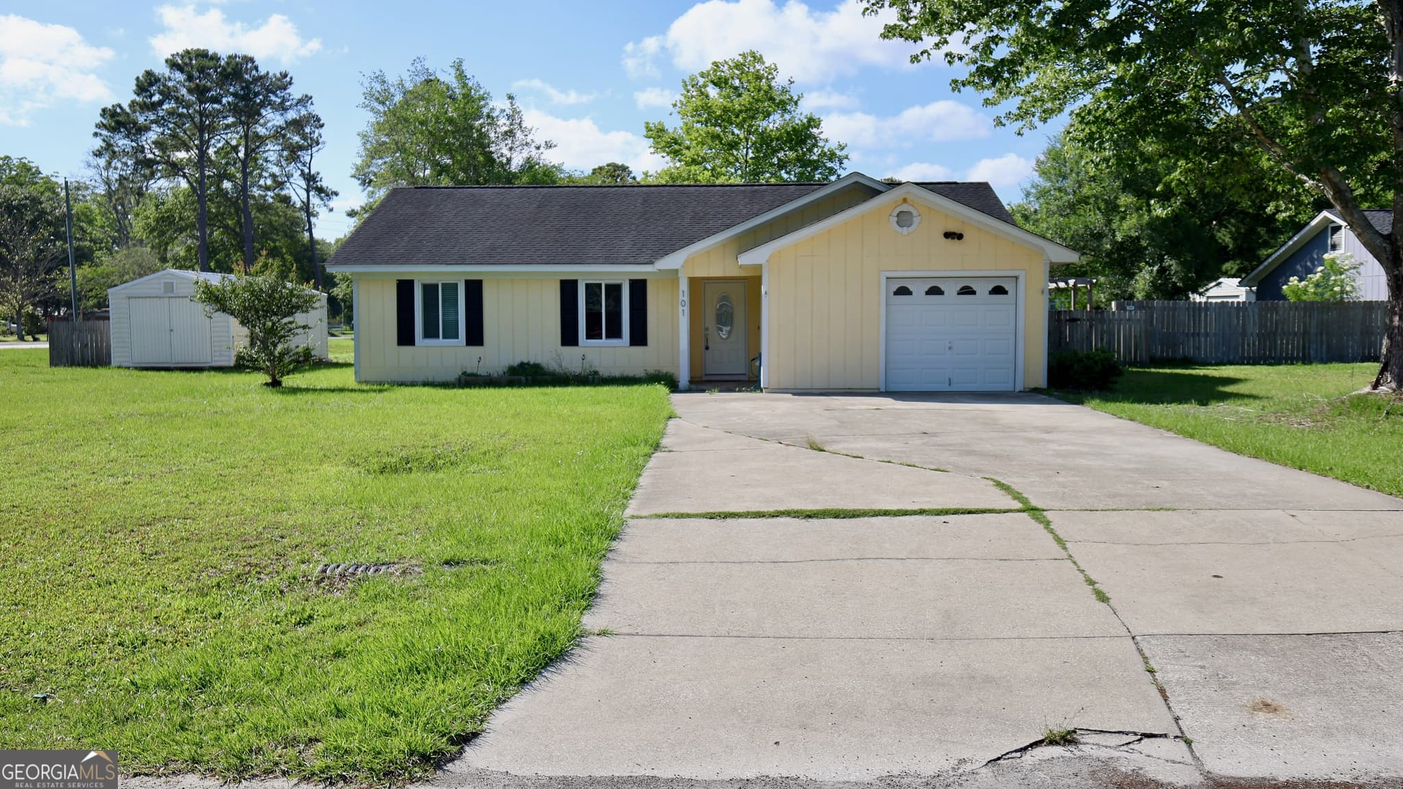 3 bedroom, 2 bathroom, 1,202 sq ft single family residence for sale at 101 Willow Lake Drive, Kingsland, GA 31548 — photo 3