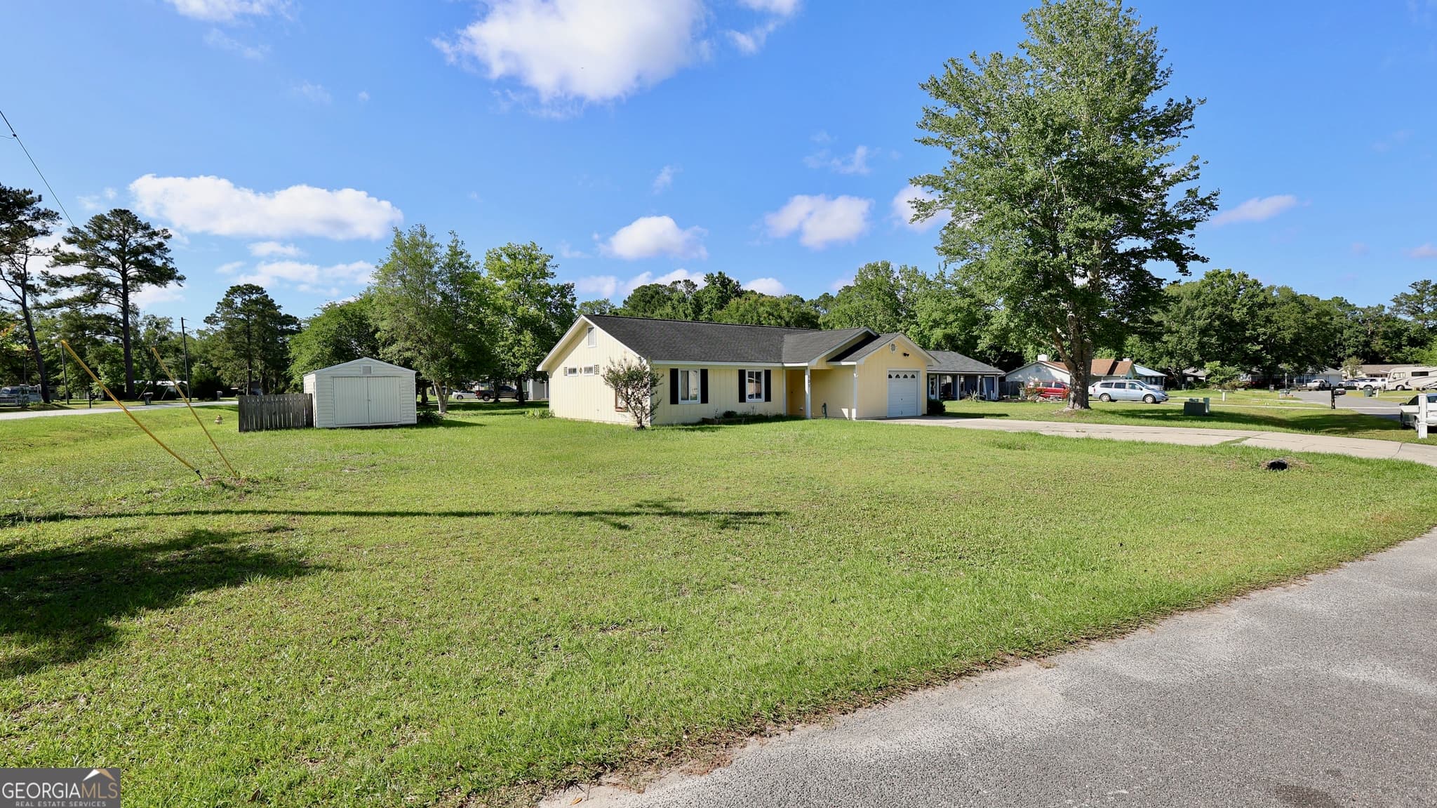3 bedroom, 2 bathroom, 1,202 sq ft single family residence for sale at 101 Willow Lake Drive, Kingsland, GA 31548 — photo 4