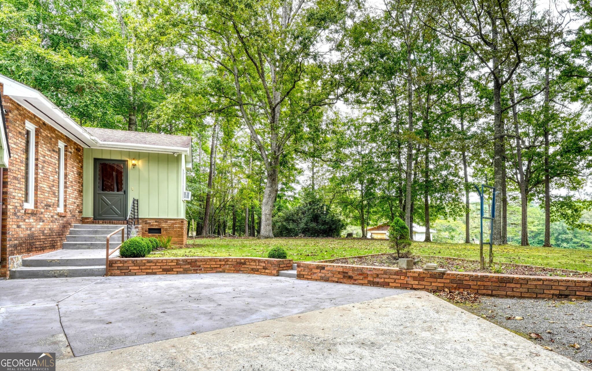 2 bedroom, 1.5 bathroom, 1,136 sq ft single family residence under contract at 750 Cook Bridge Road, Murphy, NC 28906 — photo 9