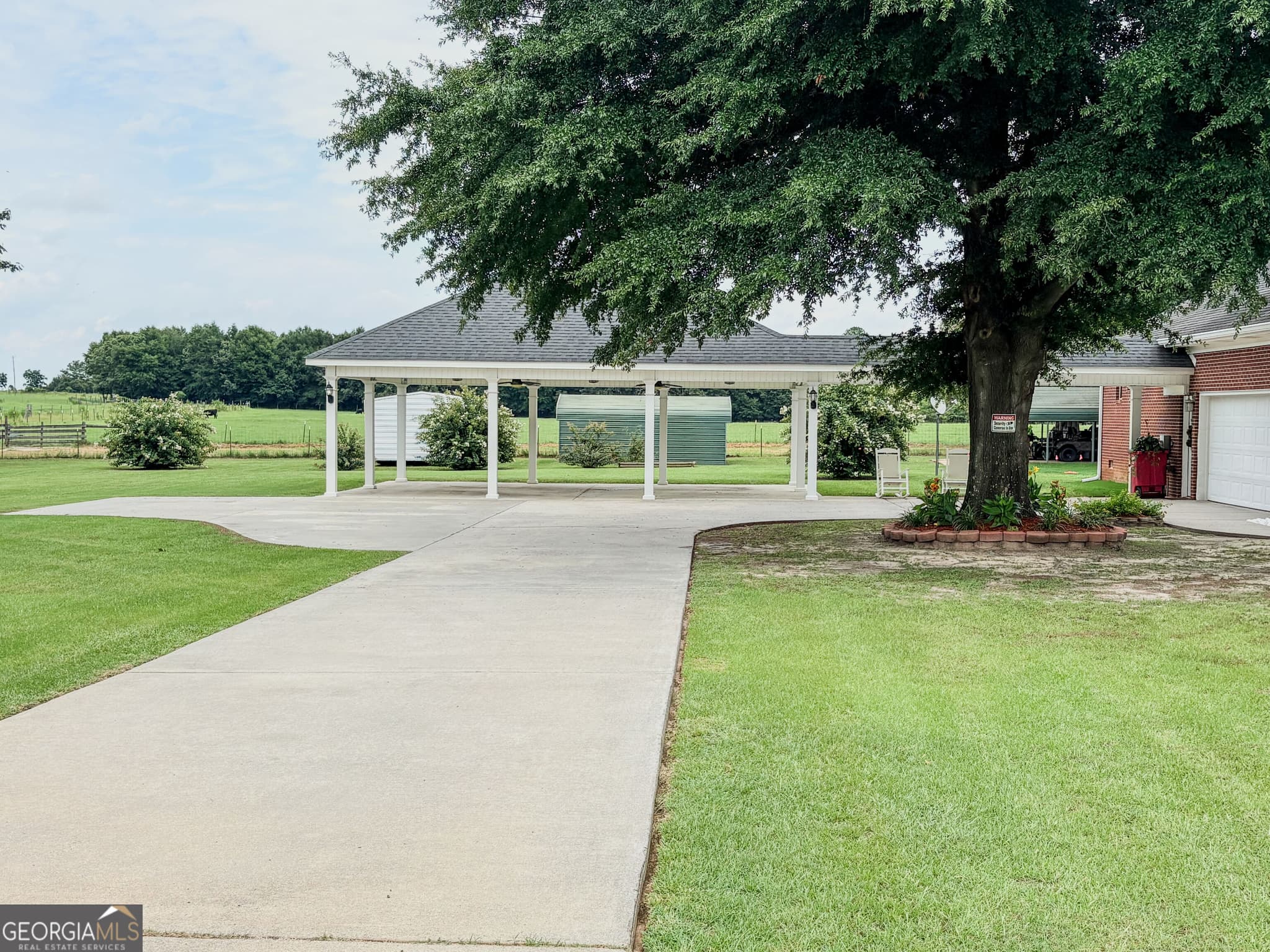 5 bedroom, 4 bathroom, 4,000 sq ft single family residence for sale at 618 Godbee Road, Waynesboro, GA 30830 — photo 2