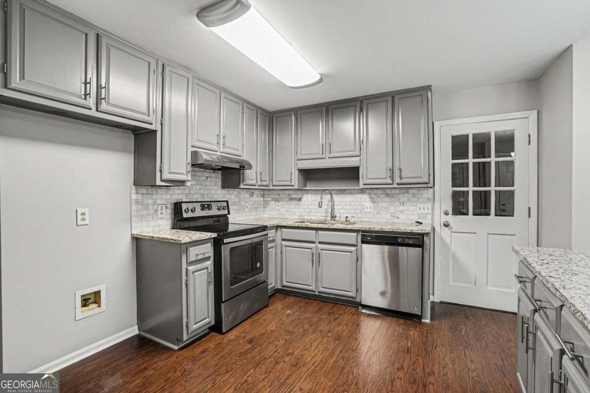 4 bedroom, 3.5 bathroom, 2,912 sq ft single family residence for sale at 2501 Bechers Brook, Lawrenceville, GA 30043 — photo 10