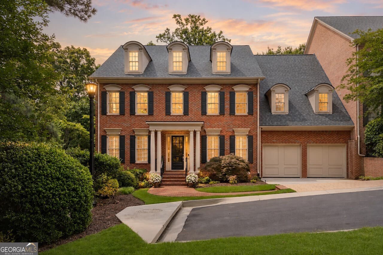 5 bedroom, 5 bathroom, 4,391 sq ft townhouse sold at 250 Enclave, Atlanta, GA 30342