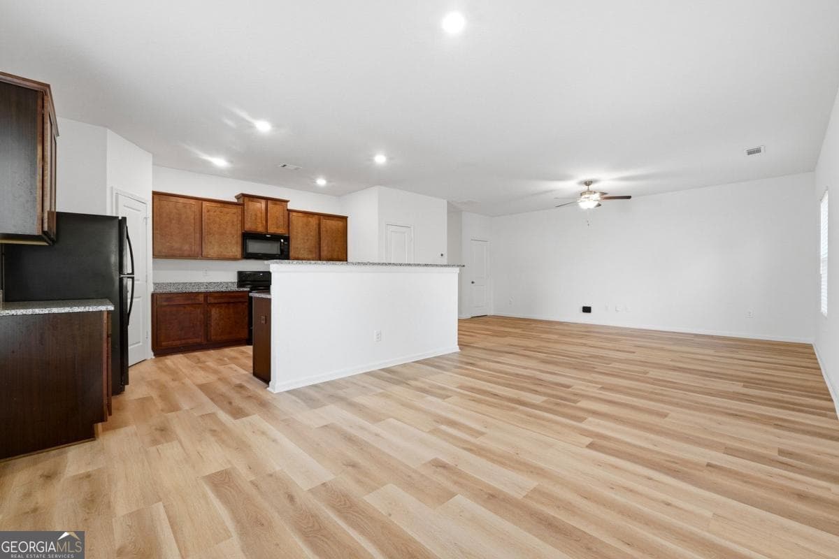 4 bedroom, 2.5 bathroom, 1,984 sq ft single family residence for sale at 368 Morning Drive, Athens, GA 30606 — photo 7