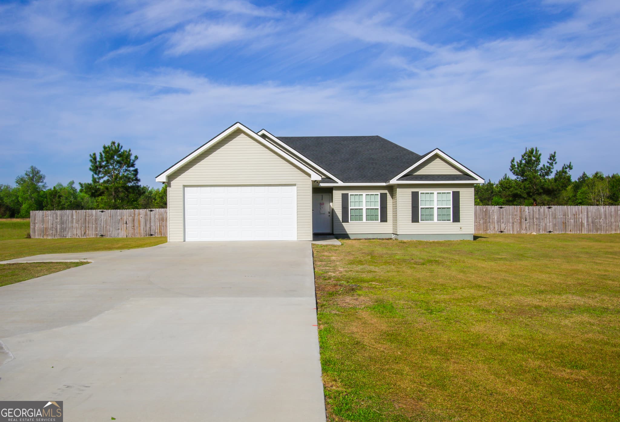 3 bedroom, 2 bathroom, 1,242 sq ft single family residence sold at 11769 Henry Street, Claxton, GA 30417