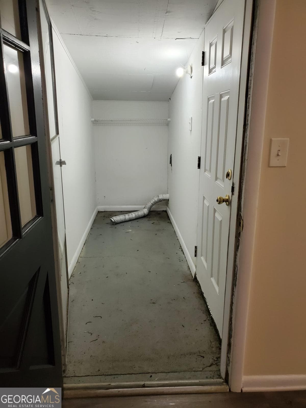 3 bedroom, 1.5 bathroom, 1,260 sq ft townhouse for sale at 2080 Kings Gate Circle C, Snellville, GA 30078 — photo 3