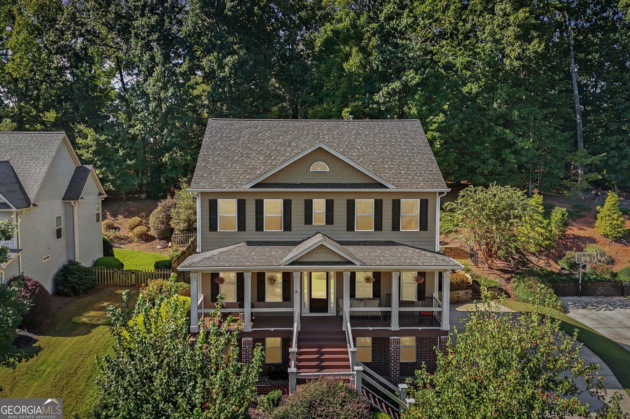 4 bedroom, 3.5 bathroom, 3,034 sq ft single family residence for sale at 219 Highwoods Parkway, Newnan, GA 30265 — photo 2