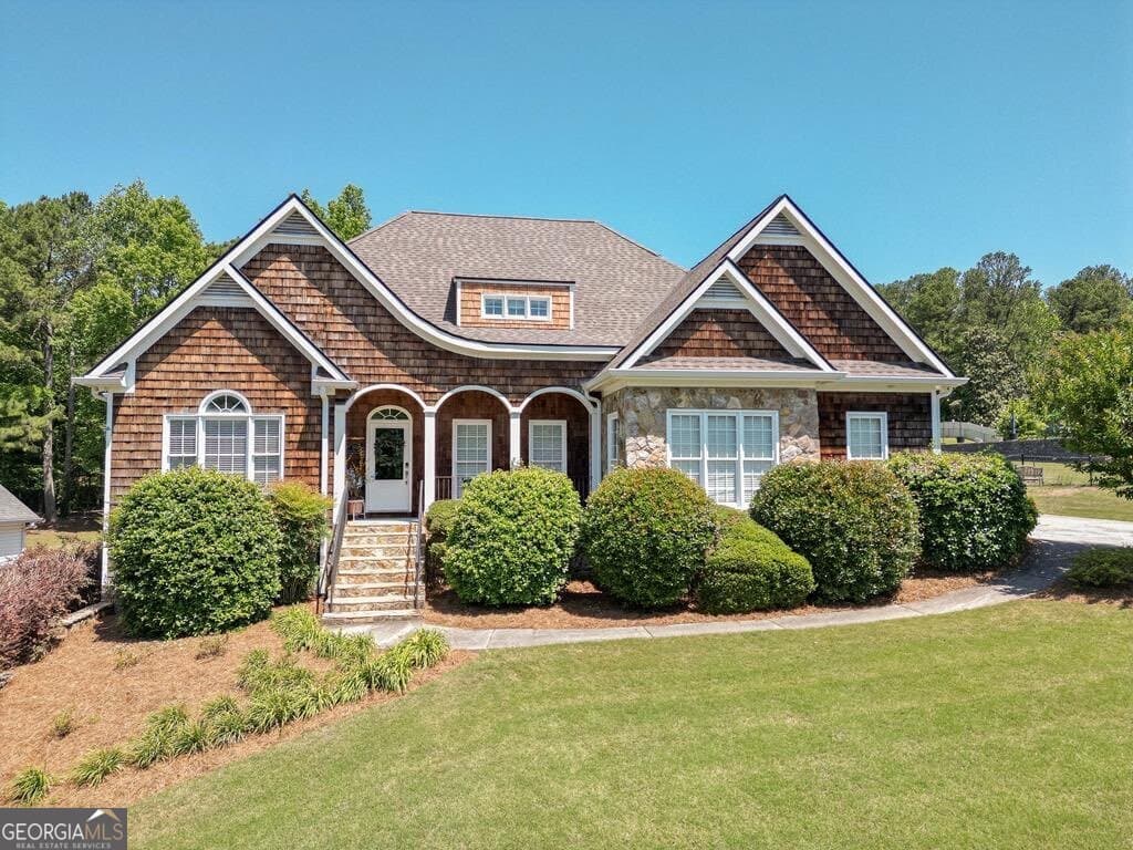 6 bedroom, 4.5 bathroom, 5,048 sq ft single family residence sold at 302 Shady Valley Drive, Carrollton, GA 30116