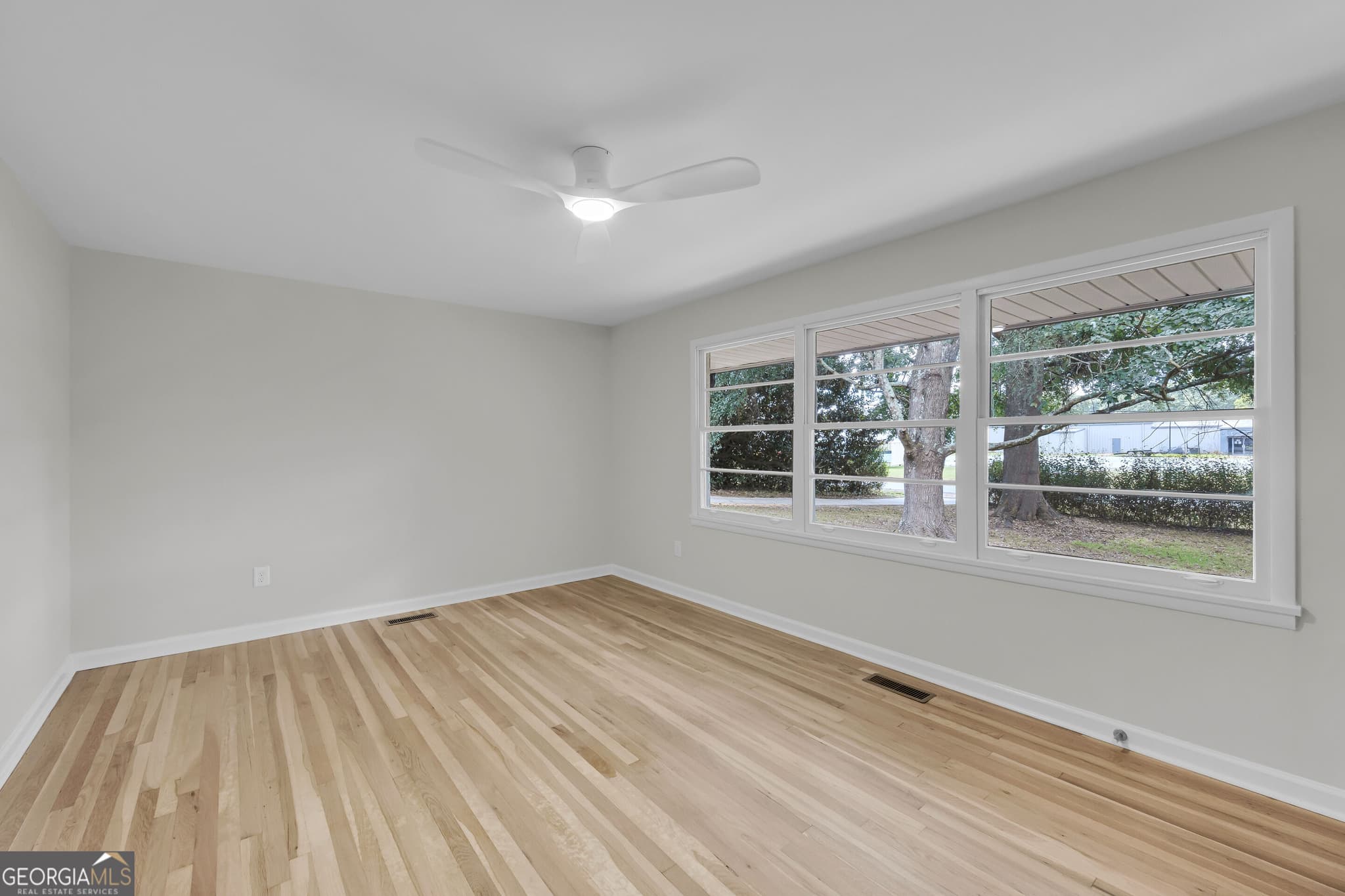 3 bedroom, 2.5 bathroom, 1,790 sq ft single family residence for sale at 921 Highway 72, Comer, GA 30629 — photo 6