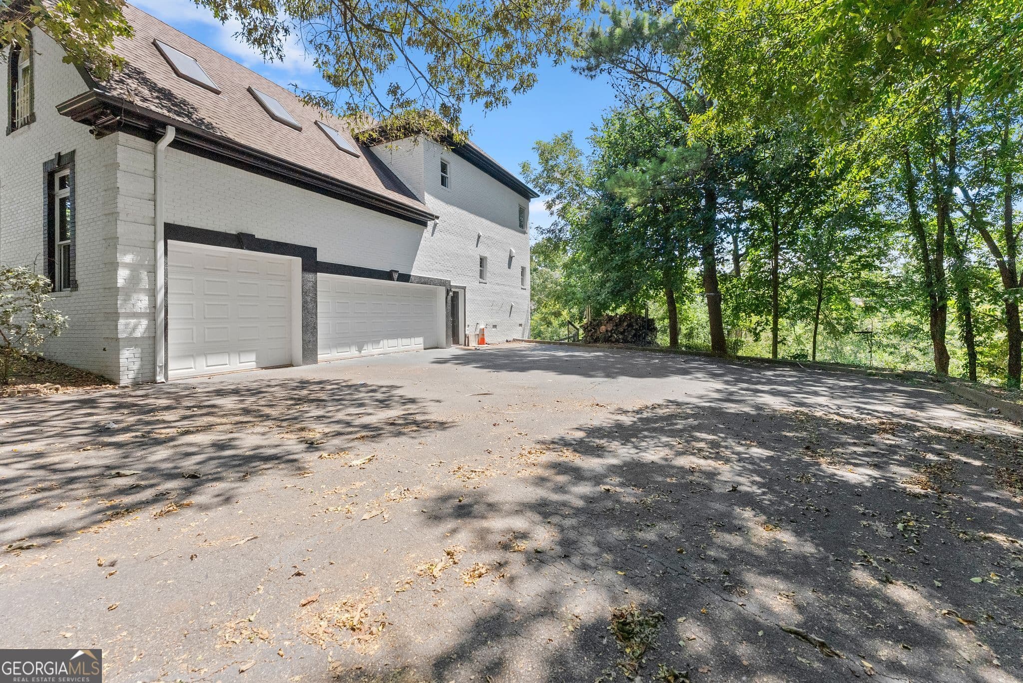7 bedroom, 7 bathroom, 7,481 sq ft single family residence for sale at 8080 Milford Road, Gainesville, GA 30506 — photo 5