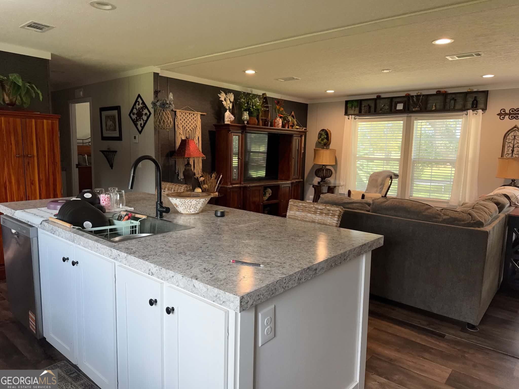 3 bedroom, 2 bathroom, 1,792 sq ft manufactured home,single family residence for sale at 46 Sumner Rd, Surrency, GA 31563 — photo 8