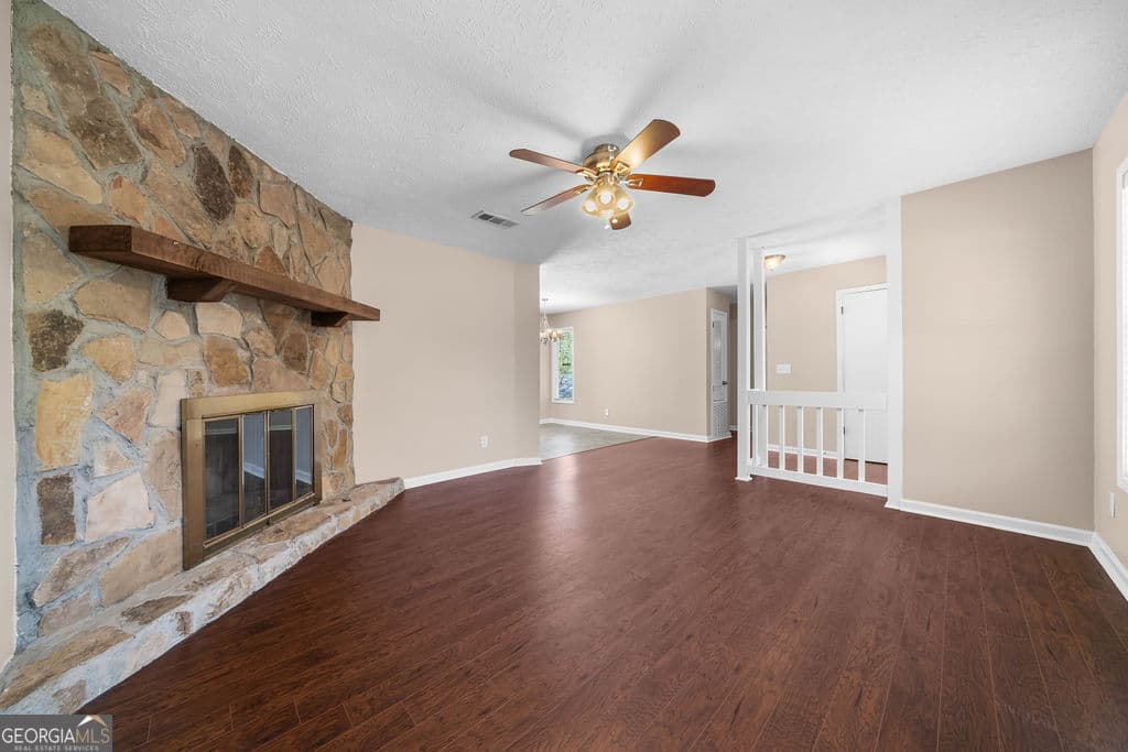 3 bedroom, 2 bathroom, 1,230 sq ft single family residence for rent at 1305 Kennesaw Due West Road, Kennesaw, GA 30152 for $2,050 a month — photo 5