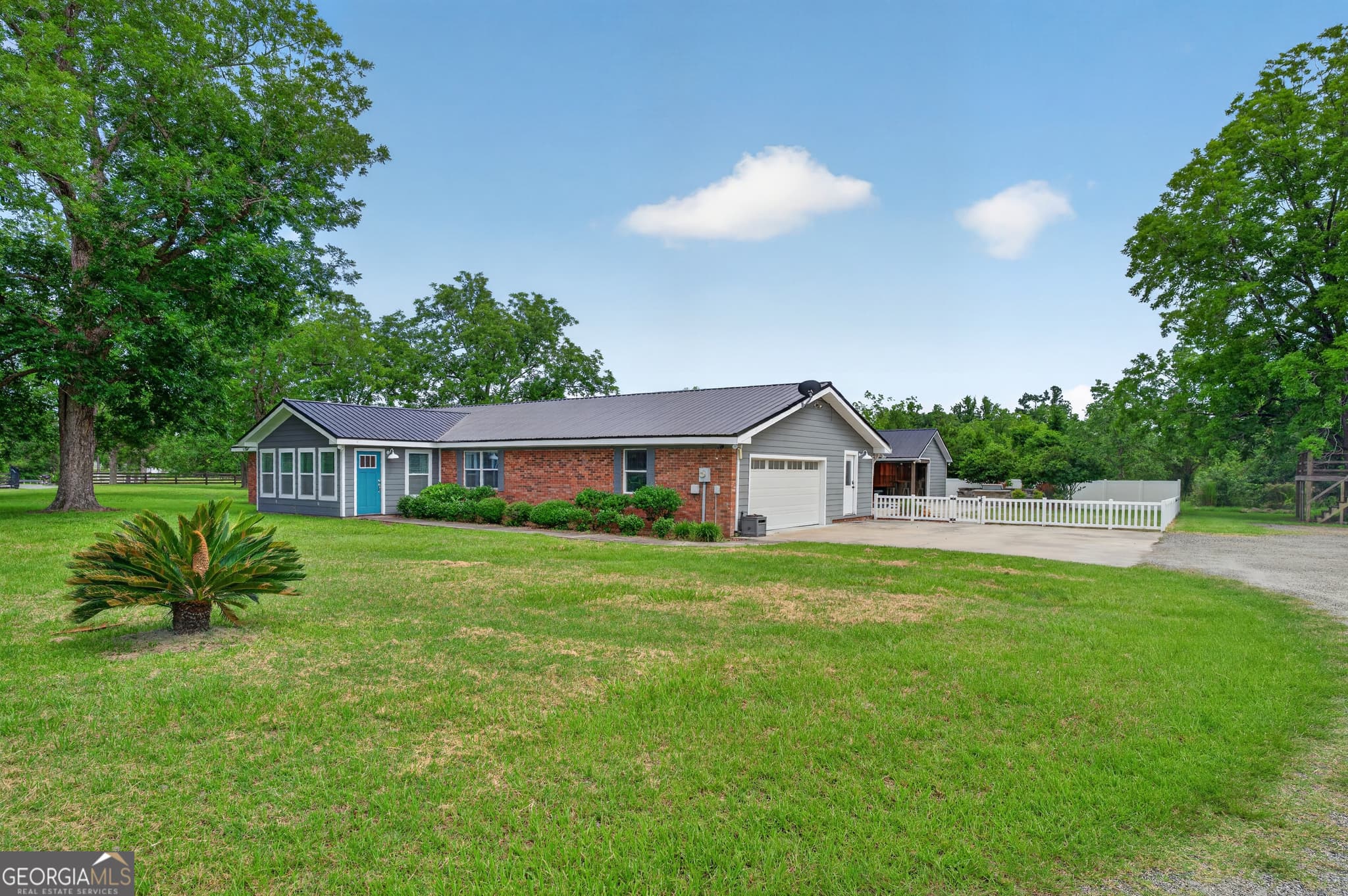 3 bedroom, 2.5 bathroom, 3,021 sq ft single family residence for sale at 5349 Johnson Place, Waycross, GA 31503 — photo 2